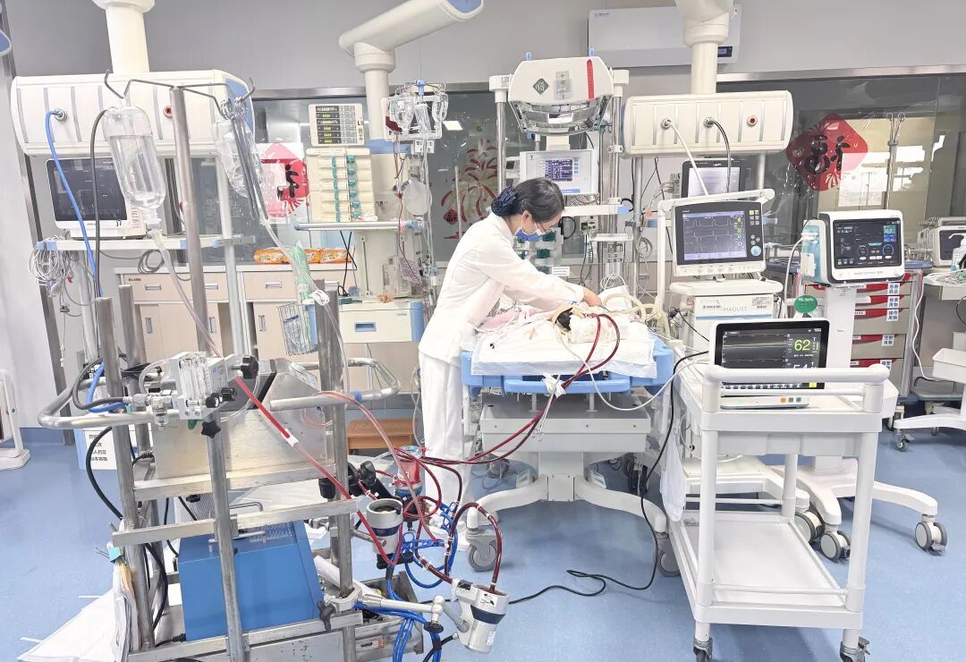 江西省儿童医院刷新全省年龄最小、体重最轻患儿救治纪录