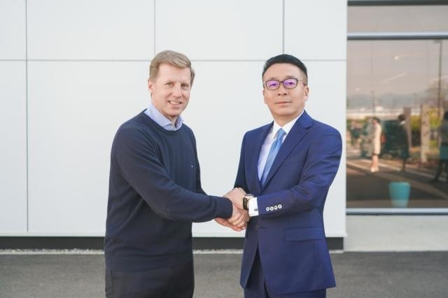 绿叶科技集团徐建成董事长率团拜访瑞士龙沙集团深化全球健康营养品战略合作