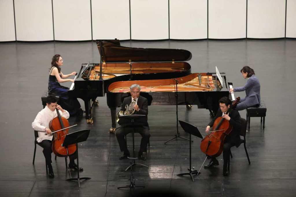 徐持、徐奋和韩小明、陈卫平、耿文彬演绎舒曼《行板与变奏》（补编本）