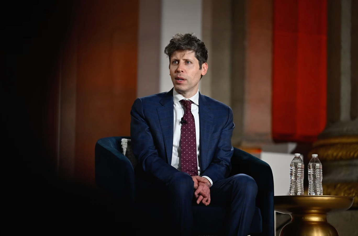 美媒揭秘Sora关停内幕:日亏百万、用户数腰斩,遭遇对手抢人