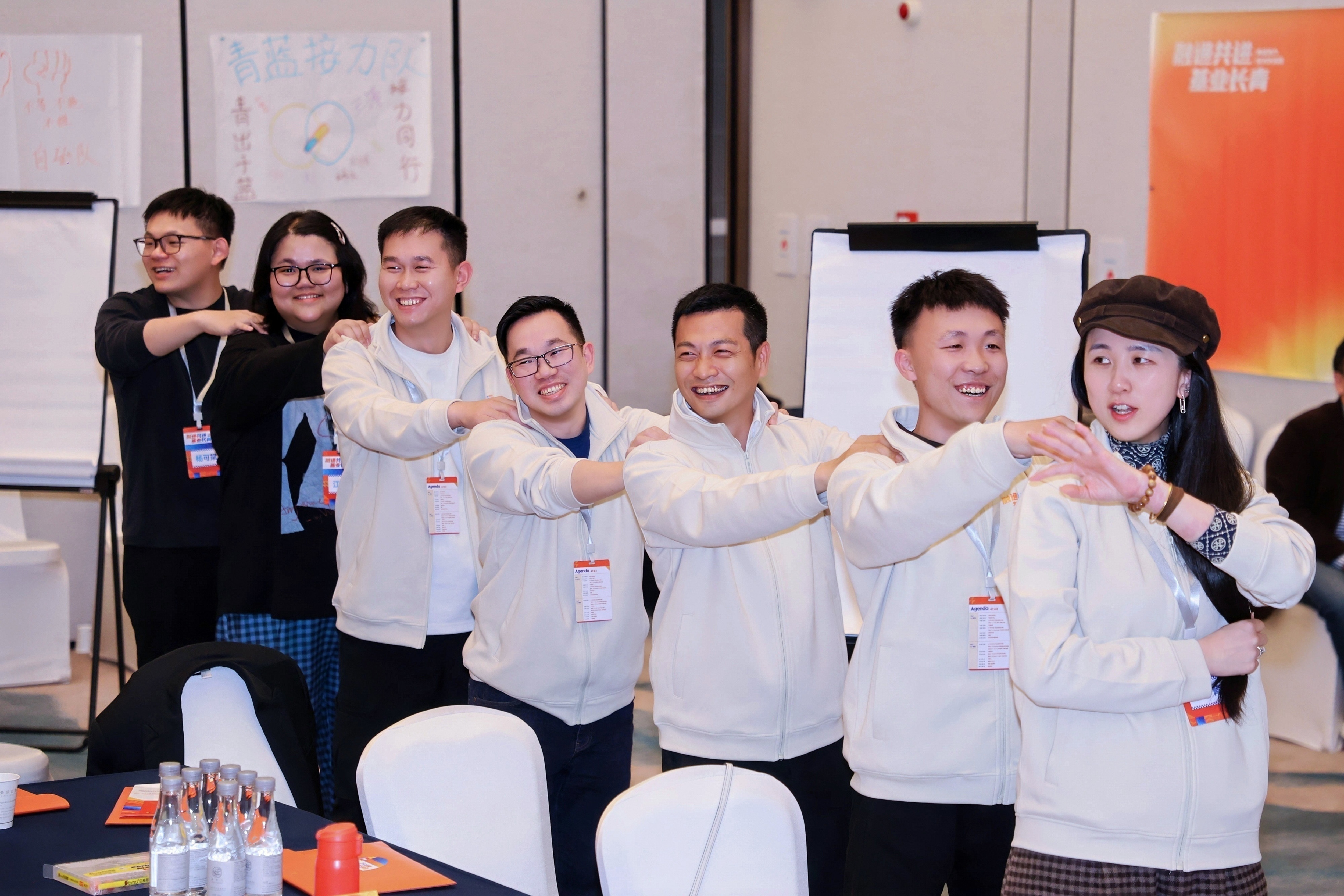 以“专业授课+互动赋能”推动代际共融与转型升级,“青蓝接力薪火传承营”在宁波奉化启幕!