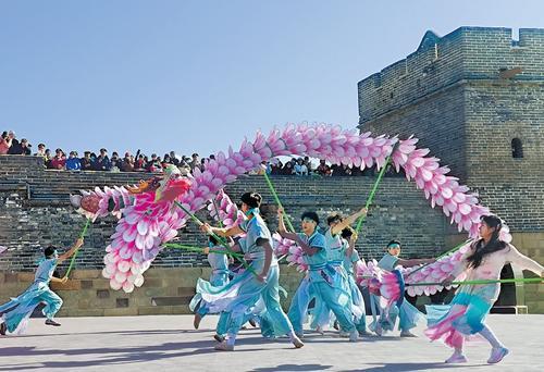 3月20日，2026“二月二&middot;老龙头”全国舞龙嘉年华活动现场。本报记者 史晓多摄