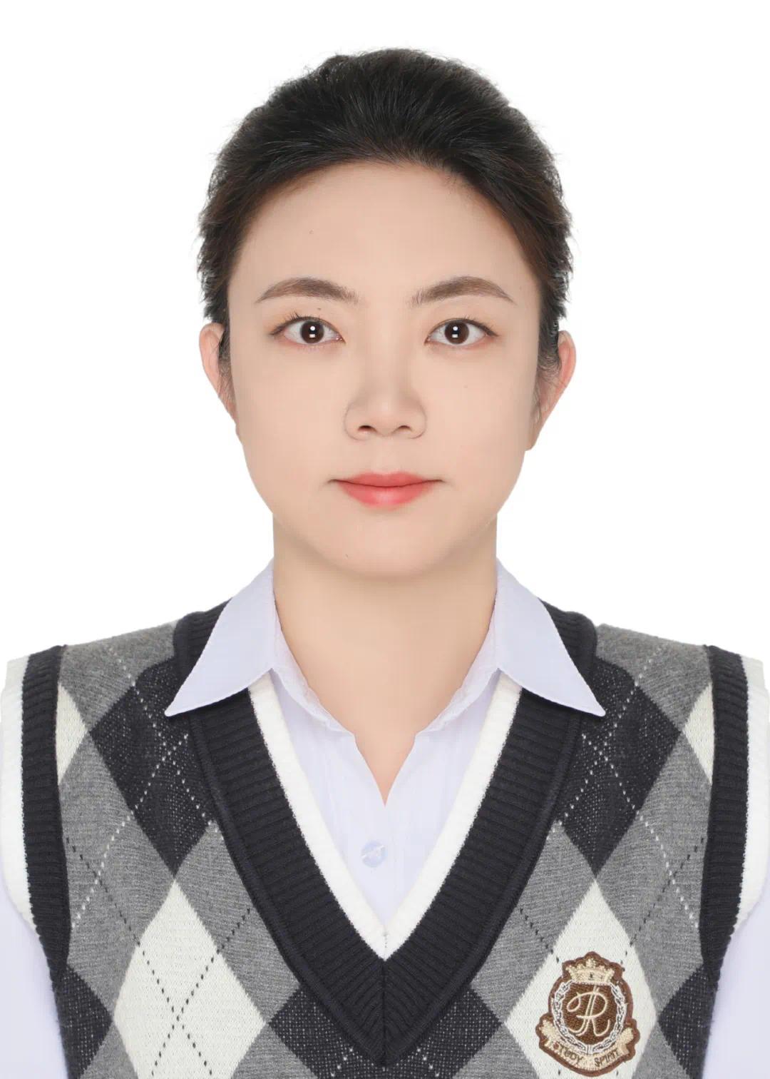 叶磊（1991—），女，主管护师，本科，上海市静安区中心医院重症医学科护士，主要从事临床护理。