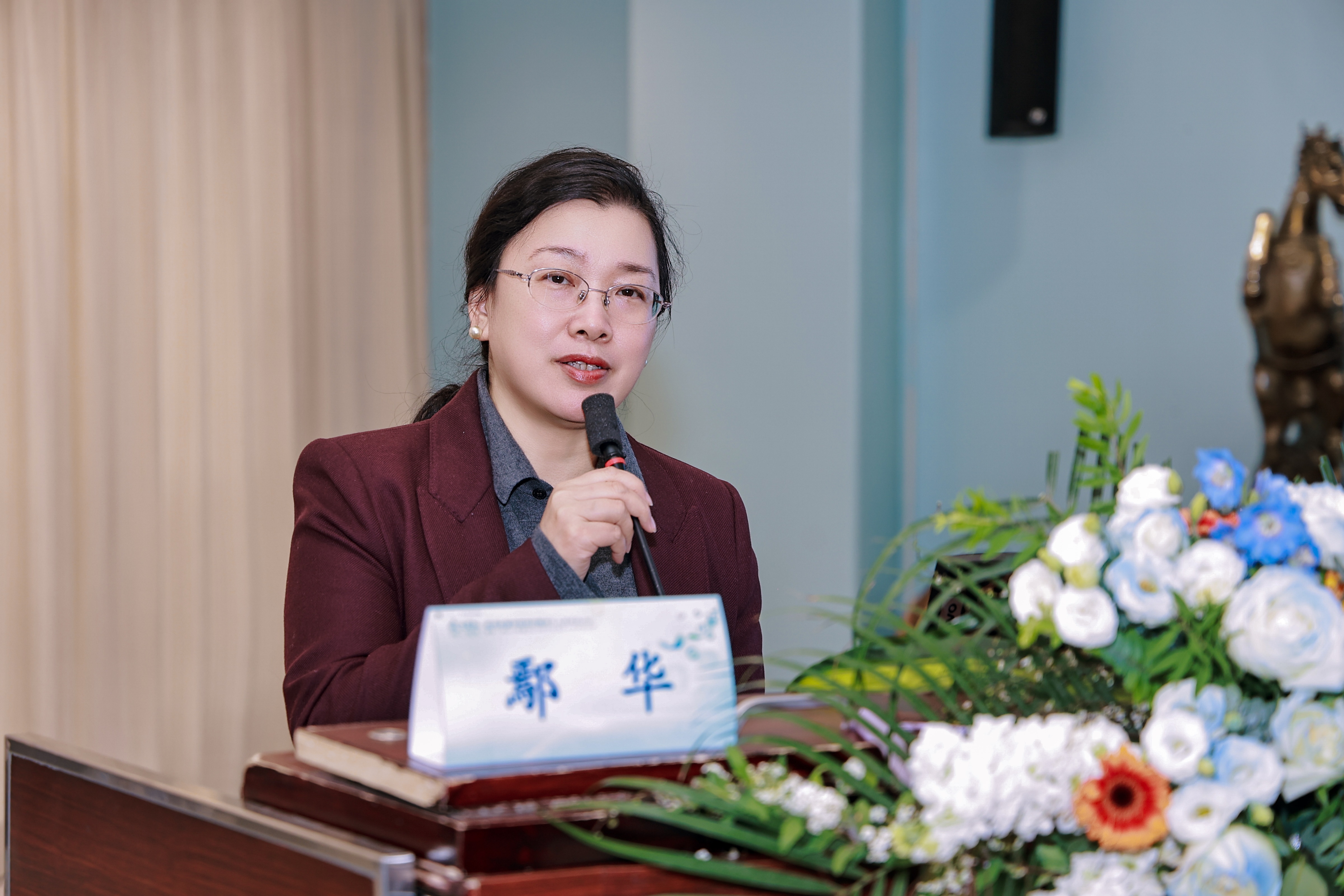 武汉亚洲心脏病医院院长鄢华致辞