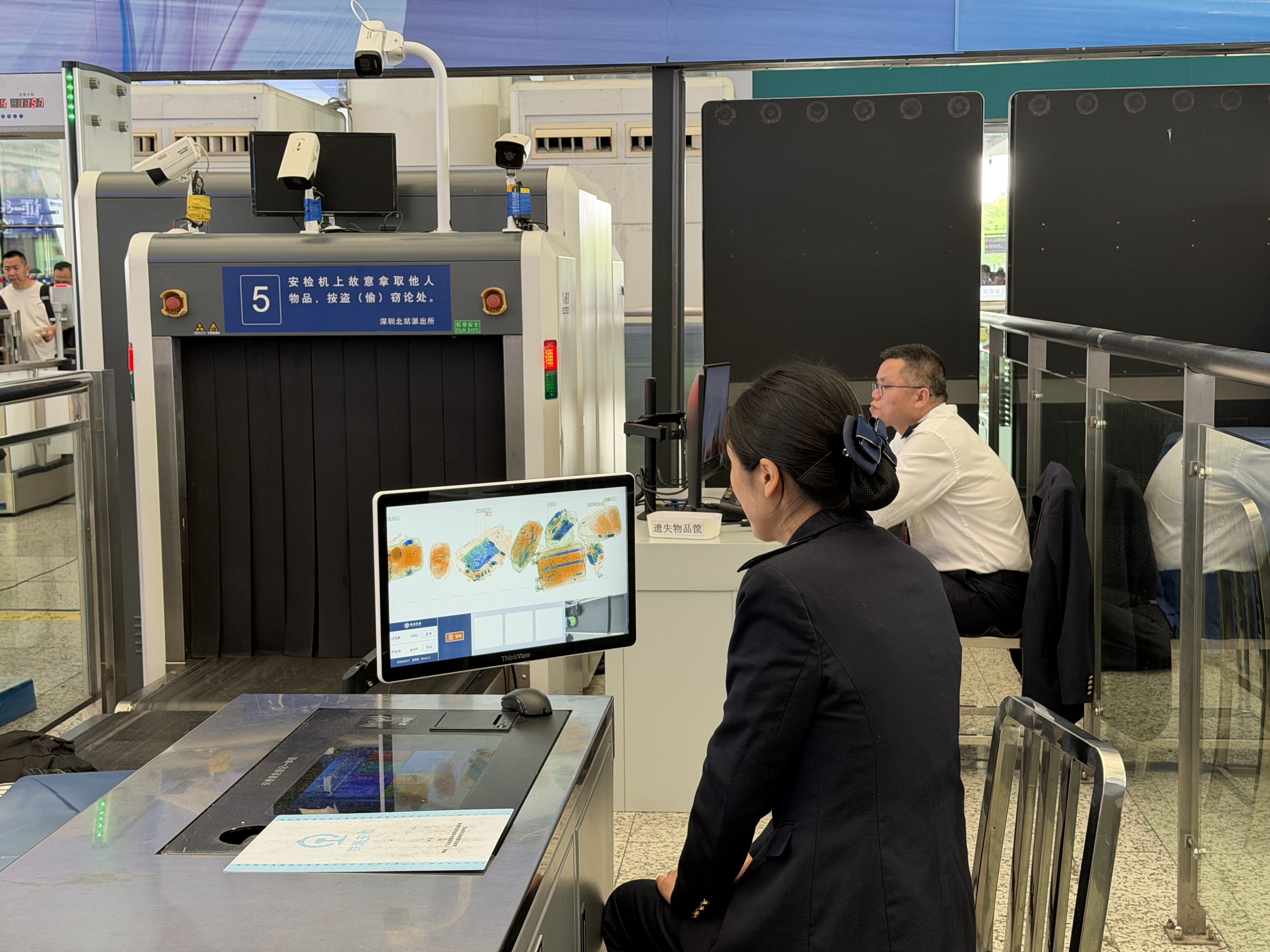 加开夜间高铁217列 深圳铁路满负荷保障清明假期出行