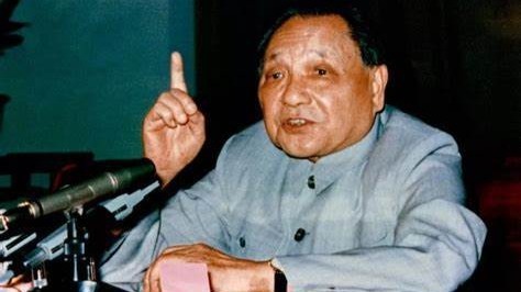 1990年初，邓小平视察上海时指出：低速度发展不只是经济问题，更是政治问题