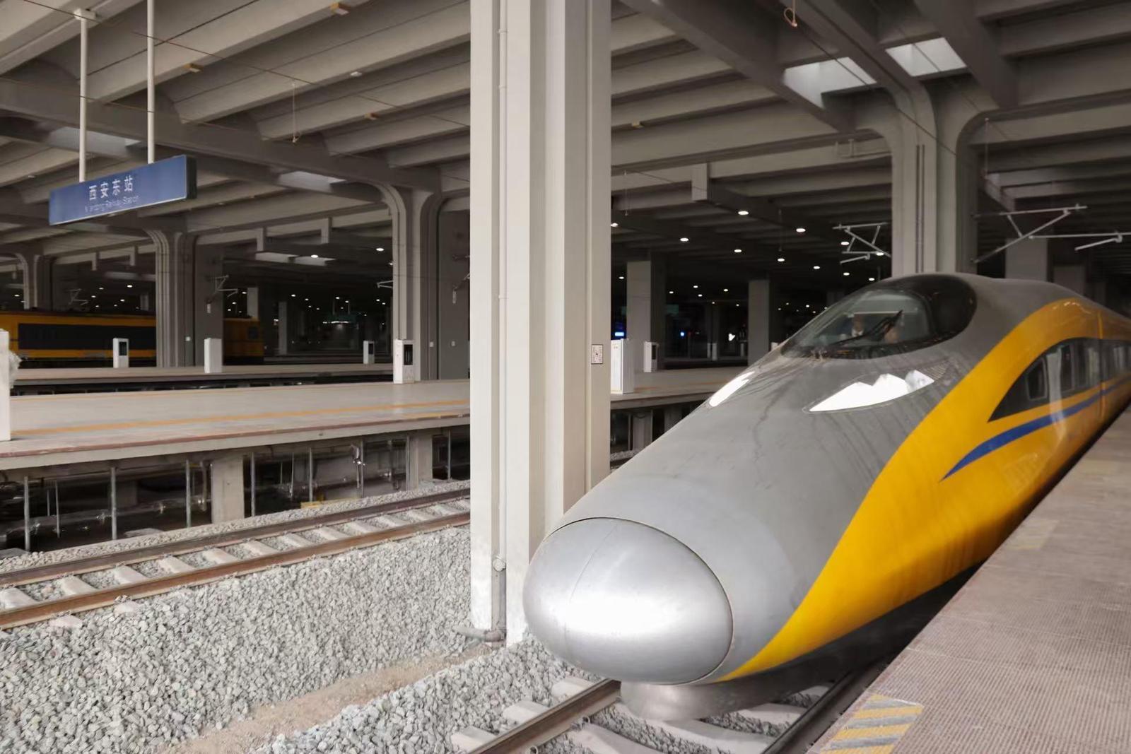 西十高铁陕西段首趟高速综合检测列车开行 受访单位供图