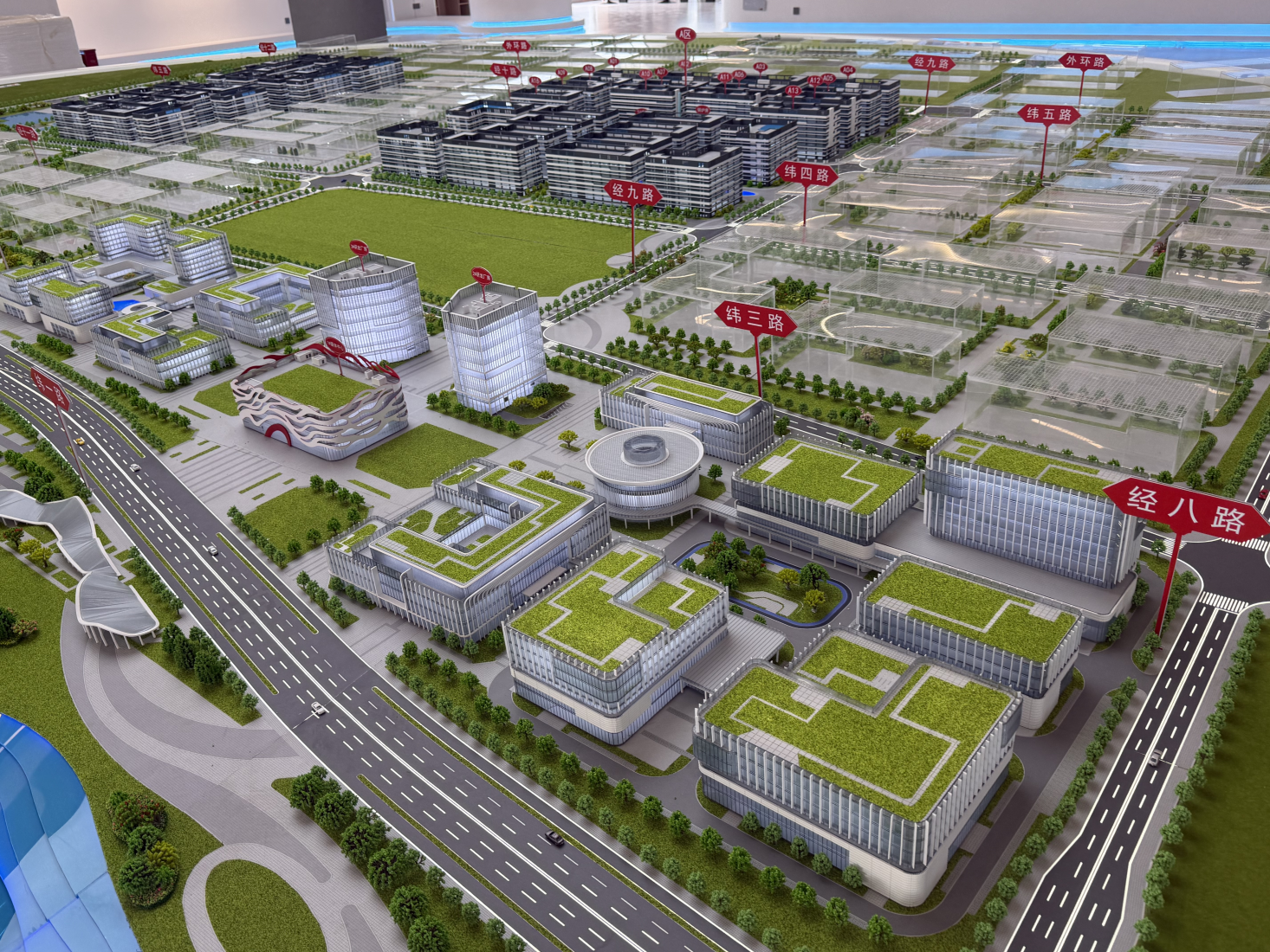 产业城的沙盘。澎湃新闻记者 迪娜尔 摄