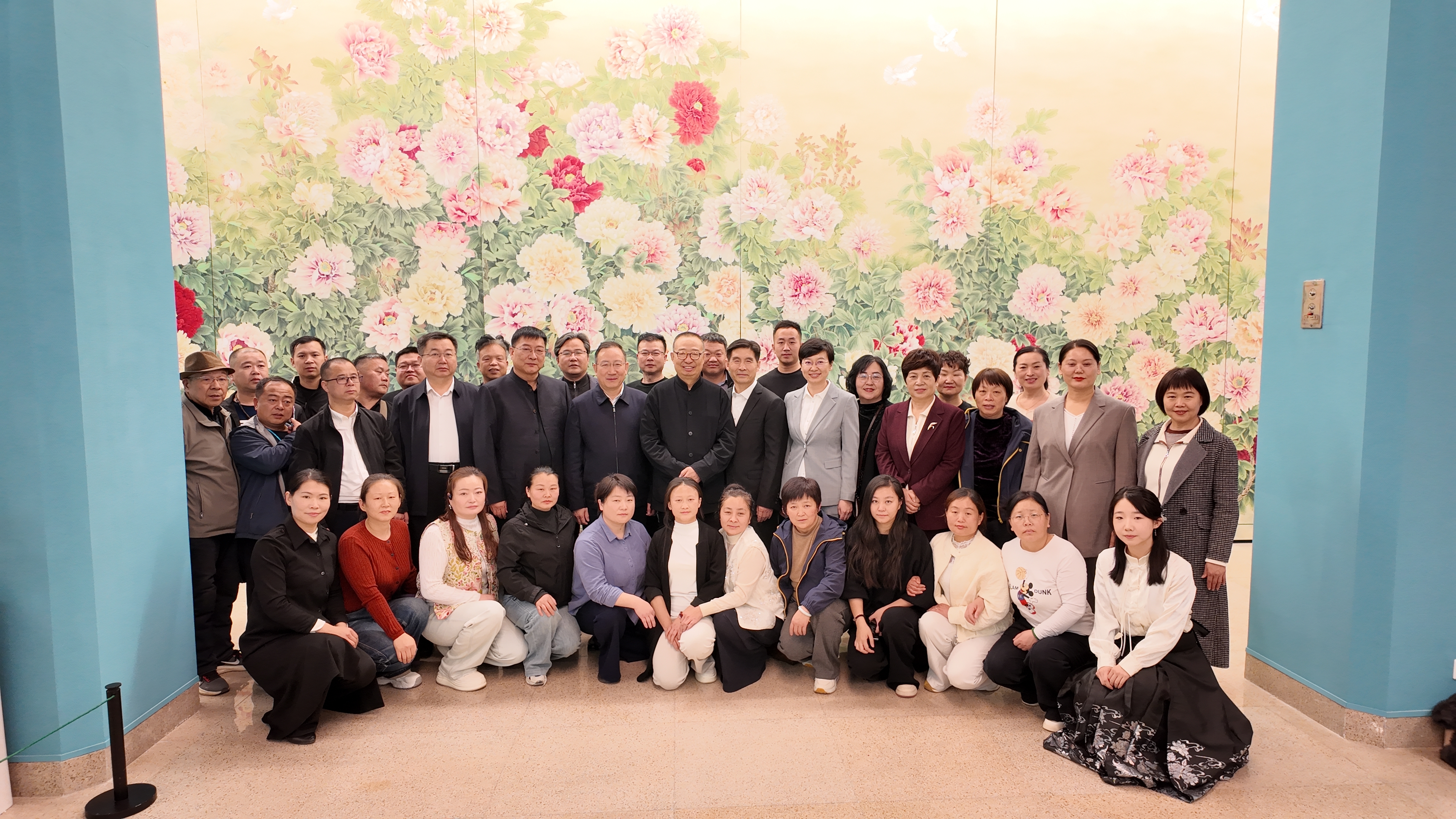 “花开盛世——菏泽牡丹书画艺术展”在中国美术馆开展