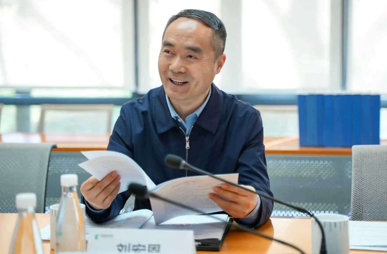 （图二）年检专家组带队领导刘宏恩致辞