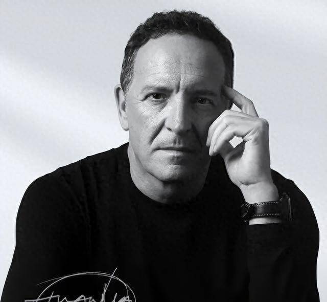 王传福花重金改丑，挖来奥迪法拉利设计总监，比亚迪龙颜美学觉醒