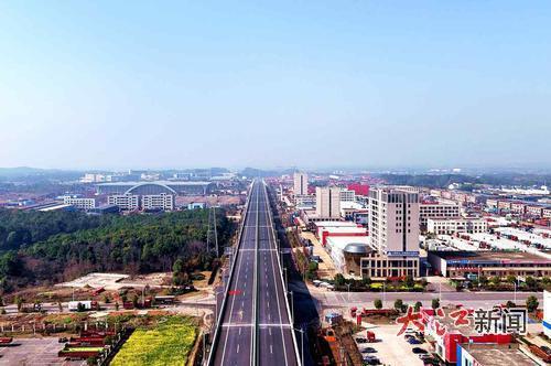 宽阔的大道。（宜春公路建设集团有限公司供图）