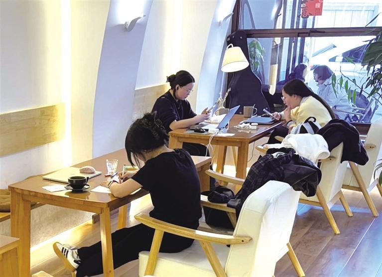 把兰州的慢与香一饮而尽