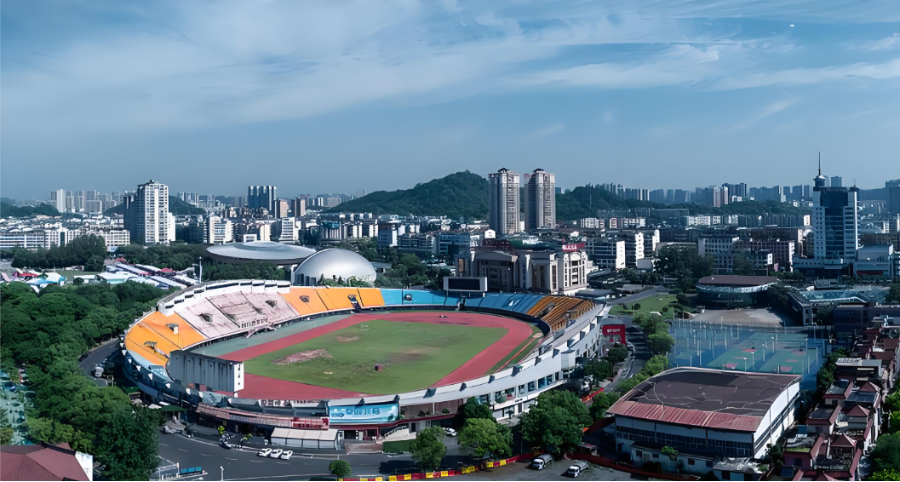 宜春市体育中心（改造前）鸟瞰图。