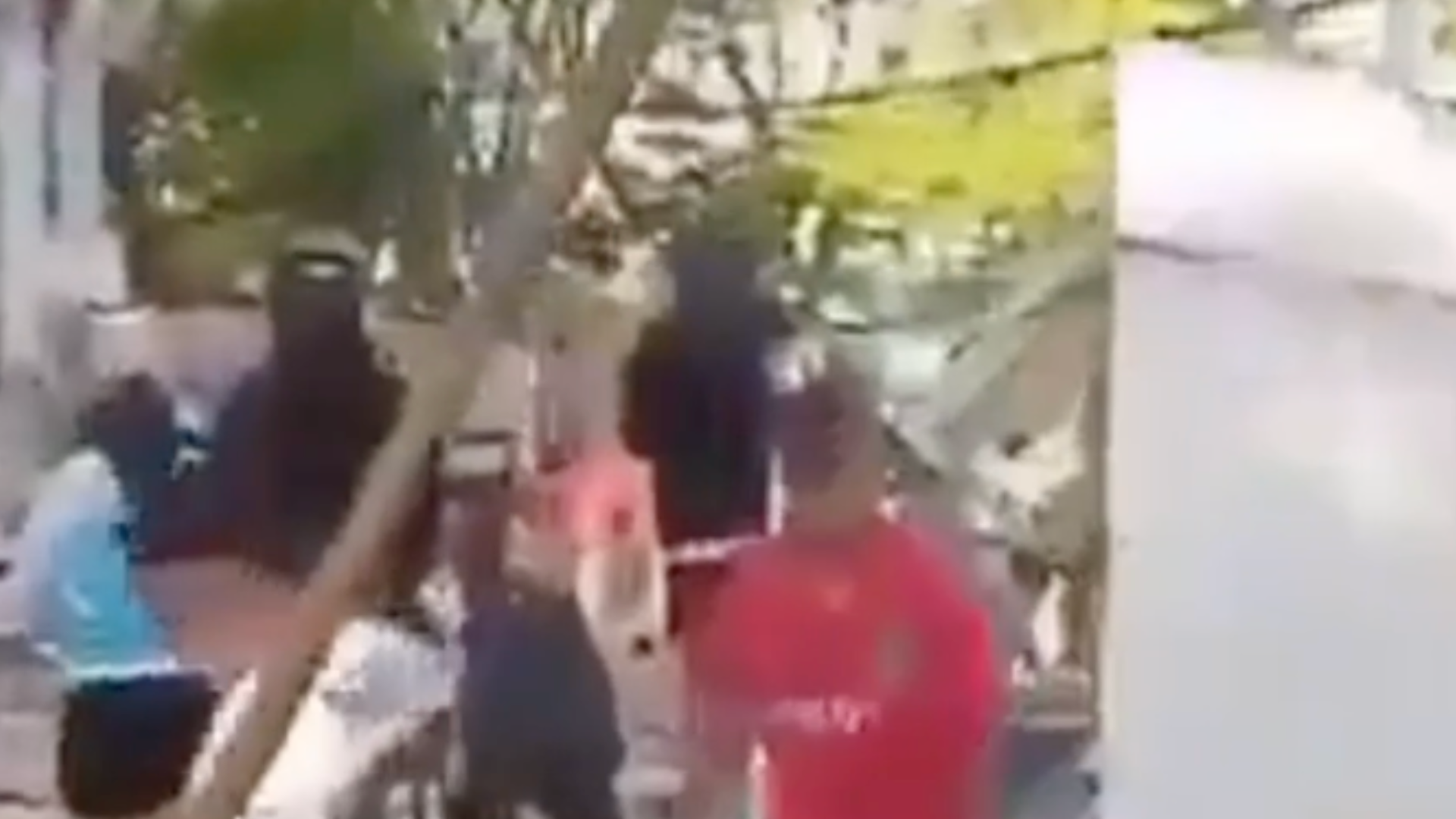 建筑倒塌成废墟！印尼7.4级地震致1死