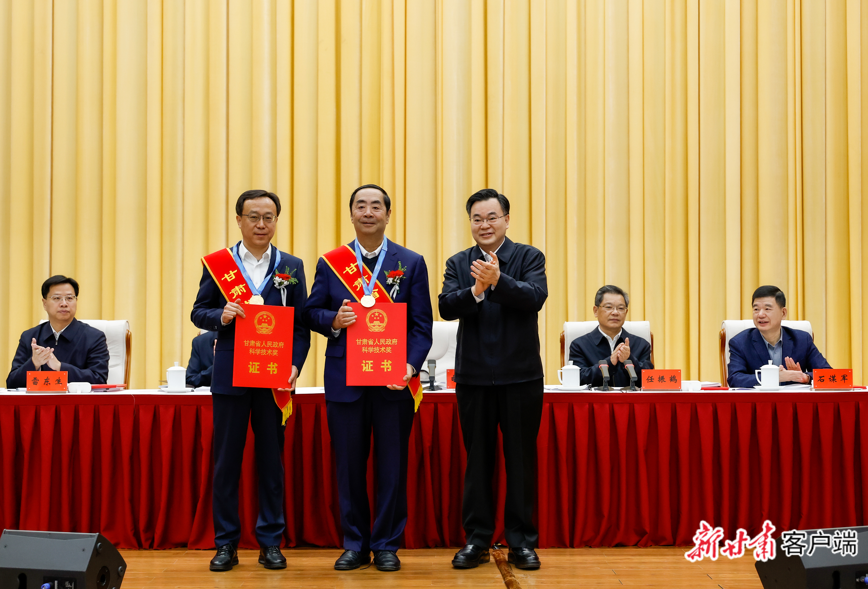 3月31日，全省强科技行动推进会暨全省科学技术（专利）奖励大会在兰州举行，省委书记、省人大常委会主任胡昌升出席并讲话。新甘肃&middot;甘肃日报记者　孟捷