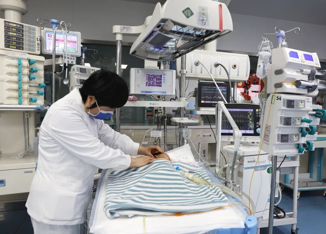 江西省儿童医院刷新全省年龄最小、体重最轻患儿救治纪录