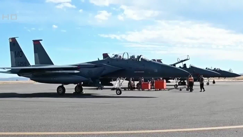 伊朗击落美F-15E战机，发布百亿悬赏令