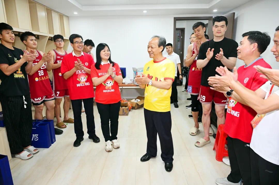 粤BA第二轮中山主场首战告捷 郭文海尹念红到场助威鼓劲