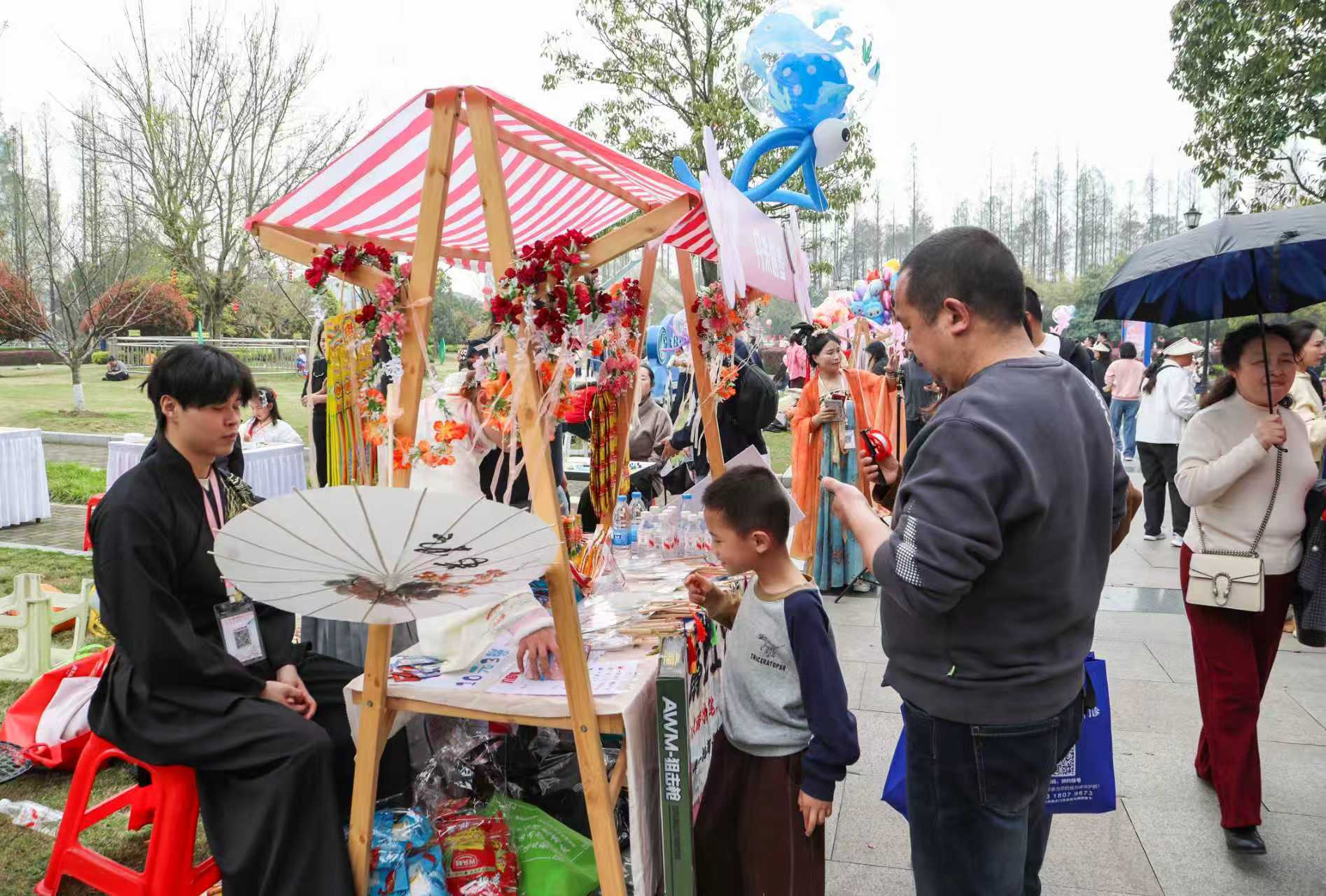 潜江这场花朝盛宴火出圈！