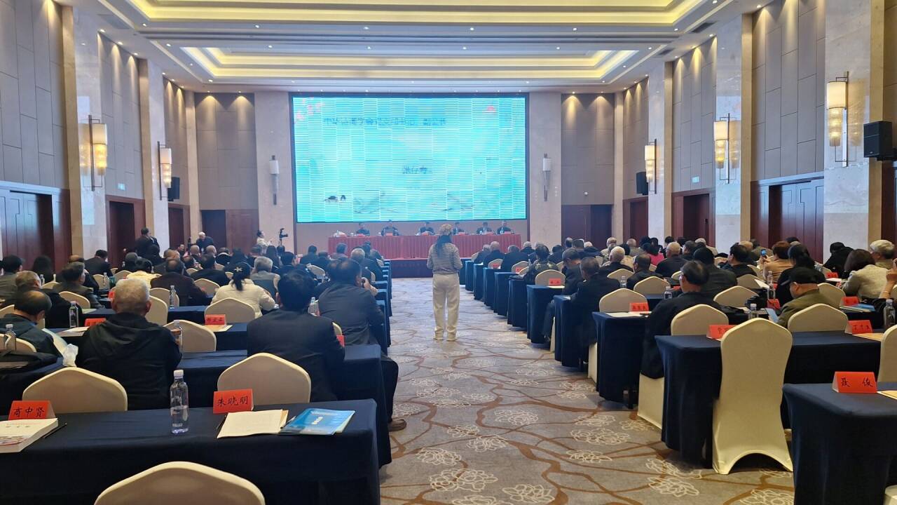 第七届当代散曲创作学术论坛暨龙膺、易顺鼎散曲研讨会在常德召开