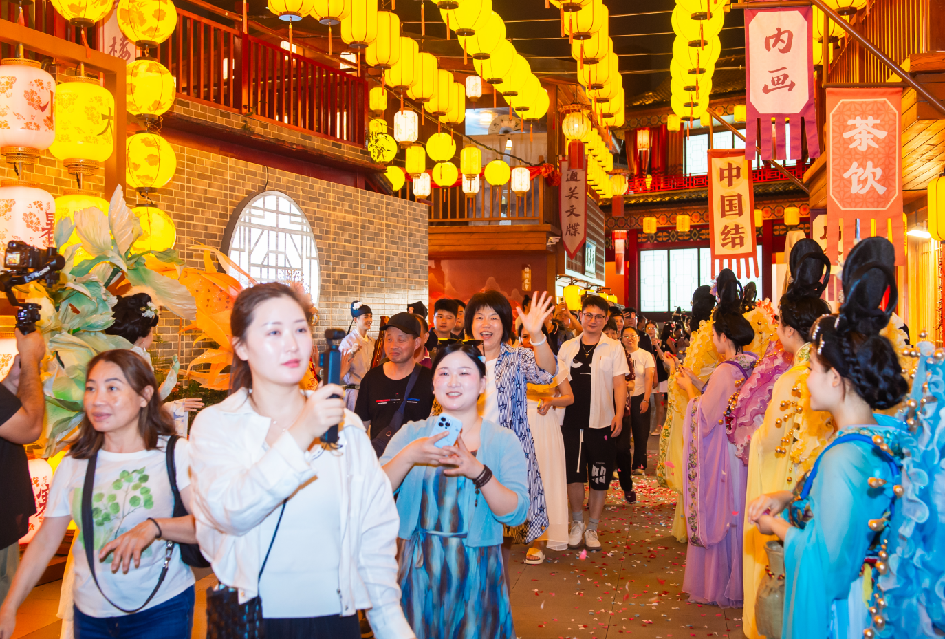 深圳锦绣中华“锦绣国潮节”启幕 36载老牌景区焕新国潮地标