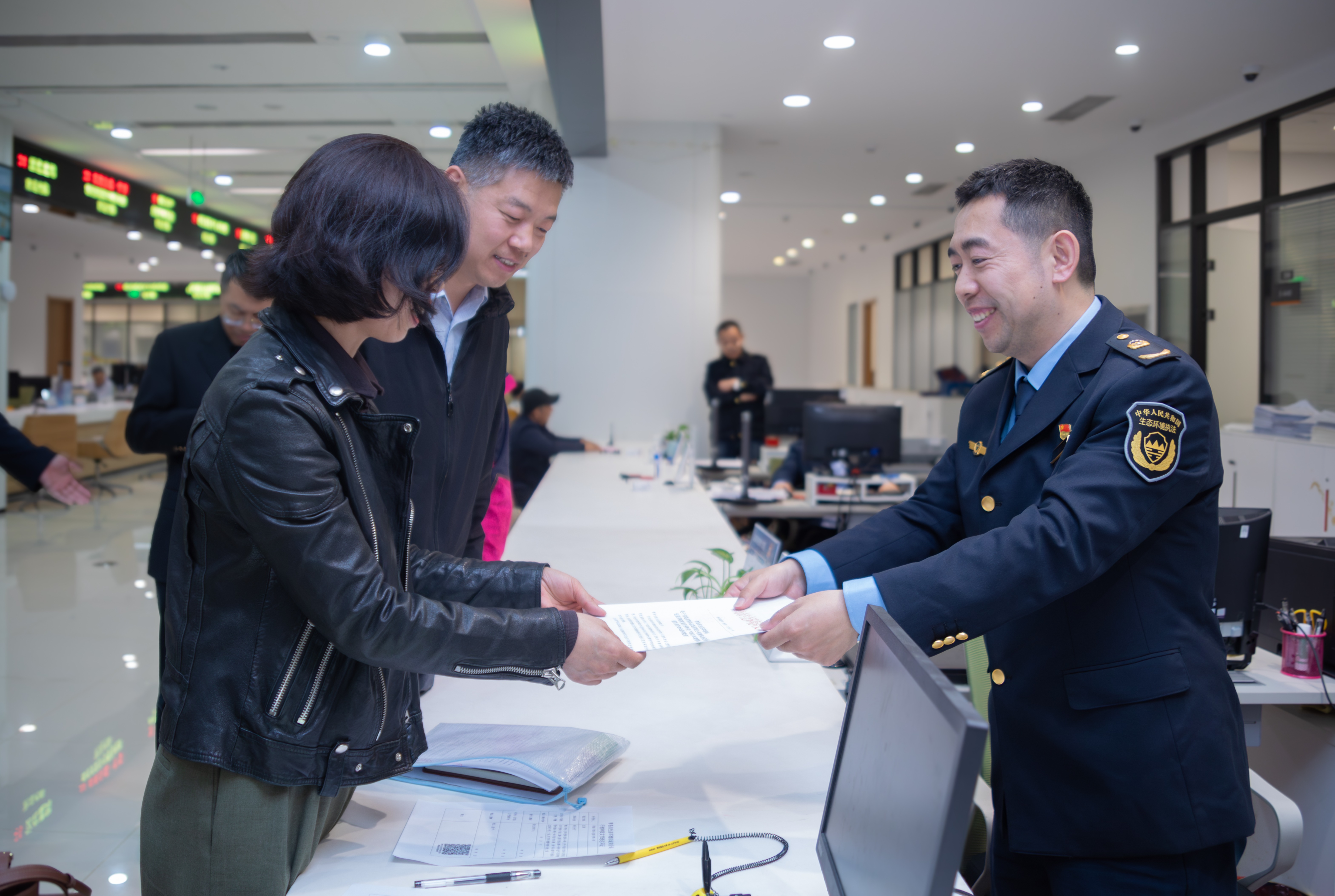 ��λ˼���������ġ����������ߡ��͵��ҡ����� �ʹ�����ȷ���_�����ֽ���-��̽����������̬����������һ�߿�չ����λ���顱�