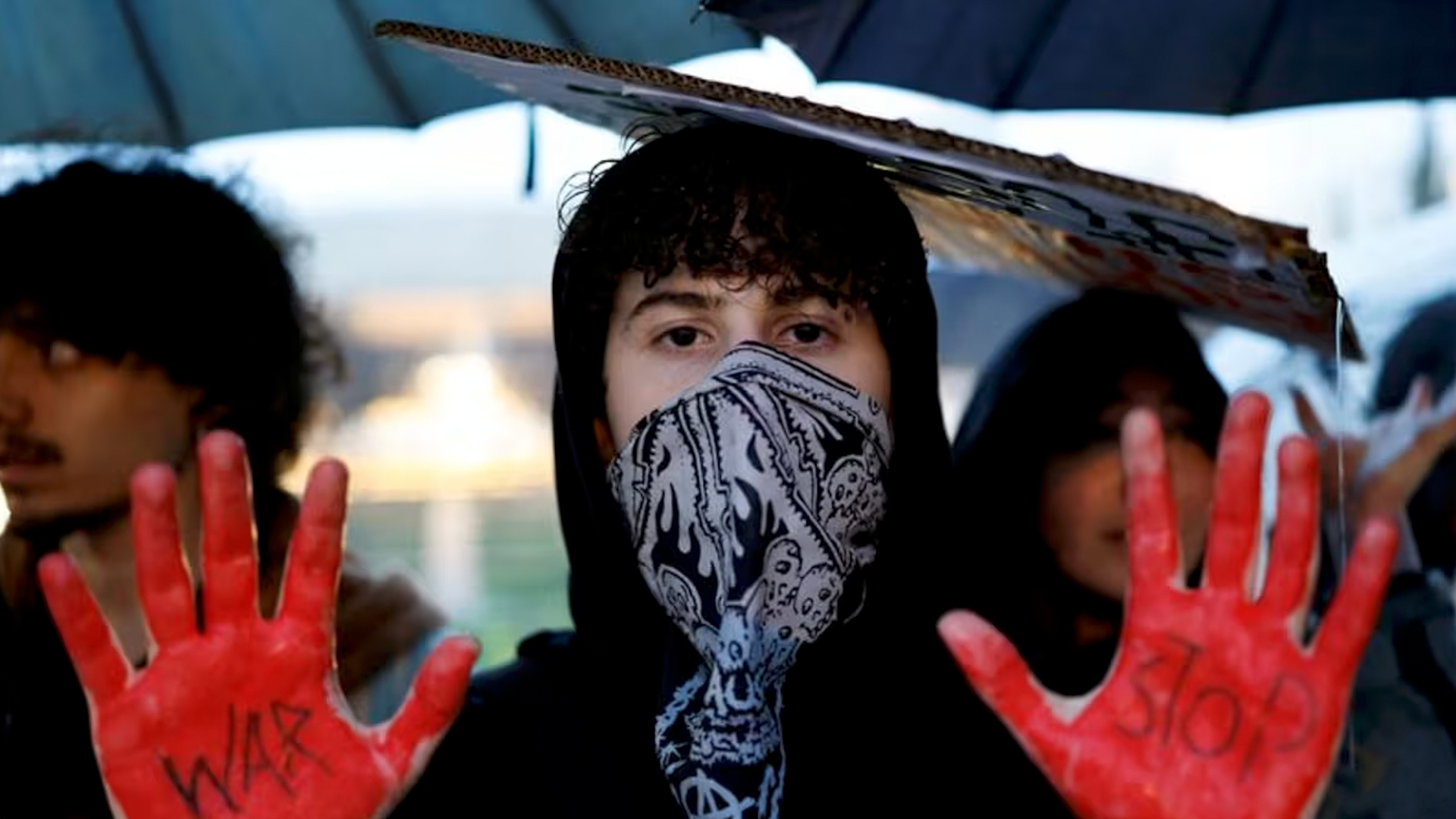 以色列多地爆发反战抗议 高举反战标语呼吁停火 21人被捕