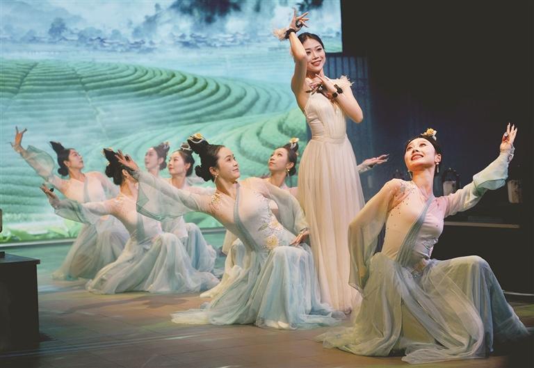 婺源《江湾宴遇》节气宴演。 卓忠伟 摄