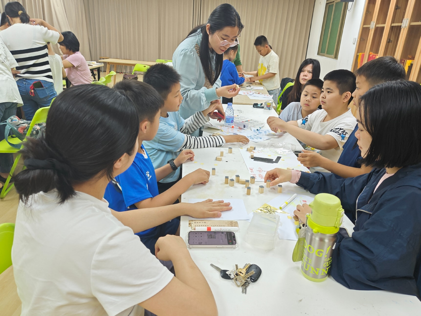 “字”从遇见你,共赴汉字奇妙之旅 ——固戍社区开展亲子汉字探索主题文化活动