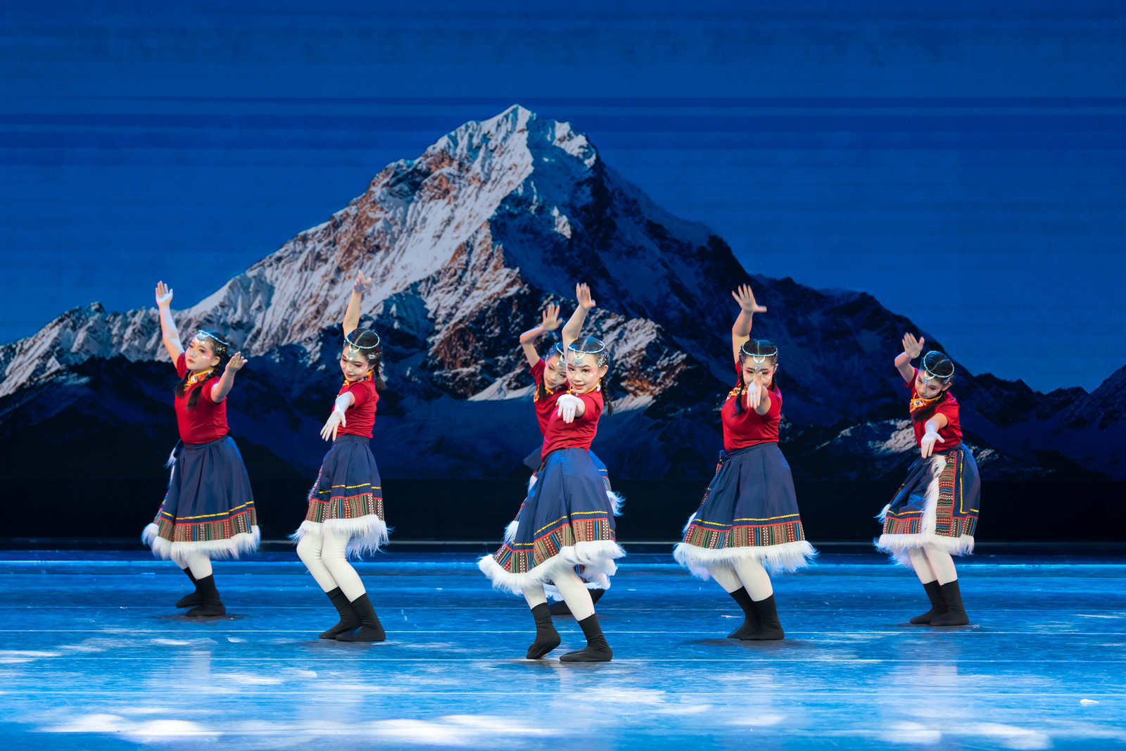 龙江少年展艺韵 美育成果耀冰城 黑龙江省第九届社会艺术教育成果汇报演出成功举办