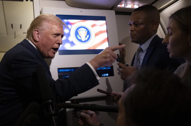 俄罗斯给古巴送来“救命稻草”,特朗普回应