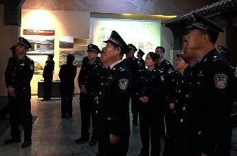 【致敬公安英烈 激发奋进力量】宝鸡市公安局开展清明节缅怀英烈活动