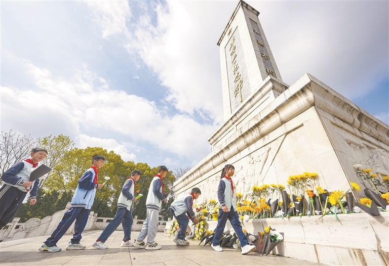 祭英烈 传薪火（图）