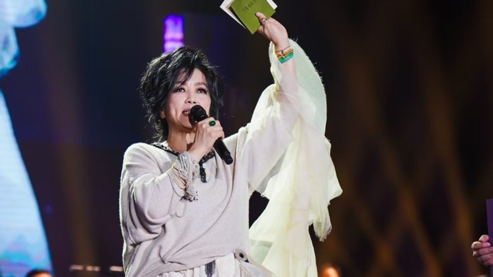 齐豫「风采依旧·在」厦门开唱！2.0版体育馆首秀，闽南语彩蛋惊喜满满