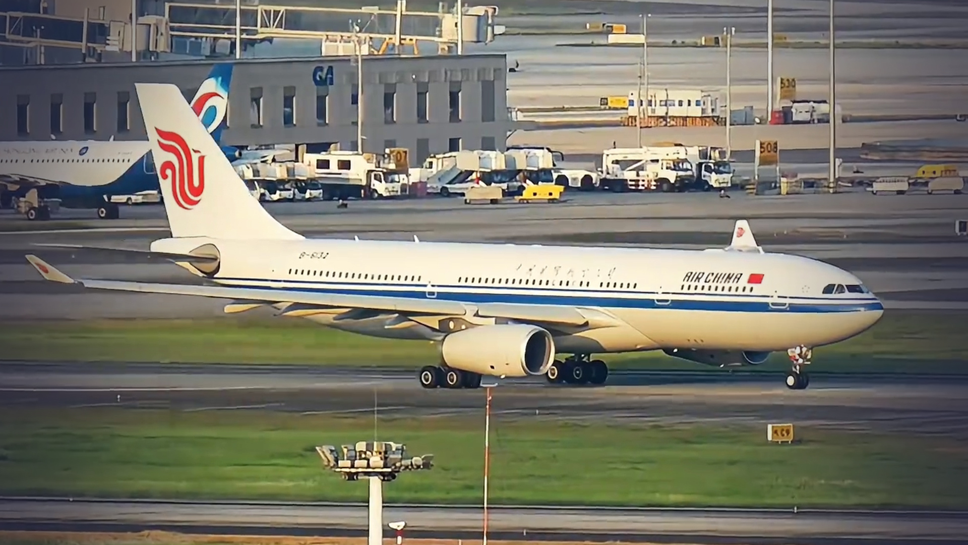 国内航线燃油附加费4月5日起上调，800公里以上由20元涨至120元