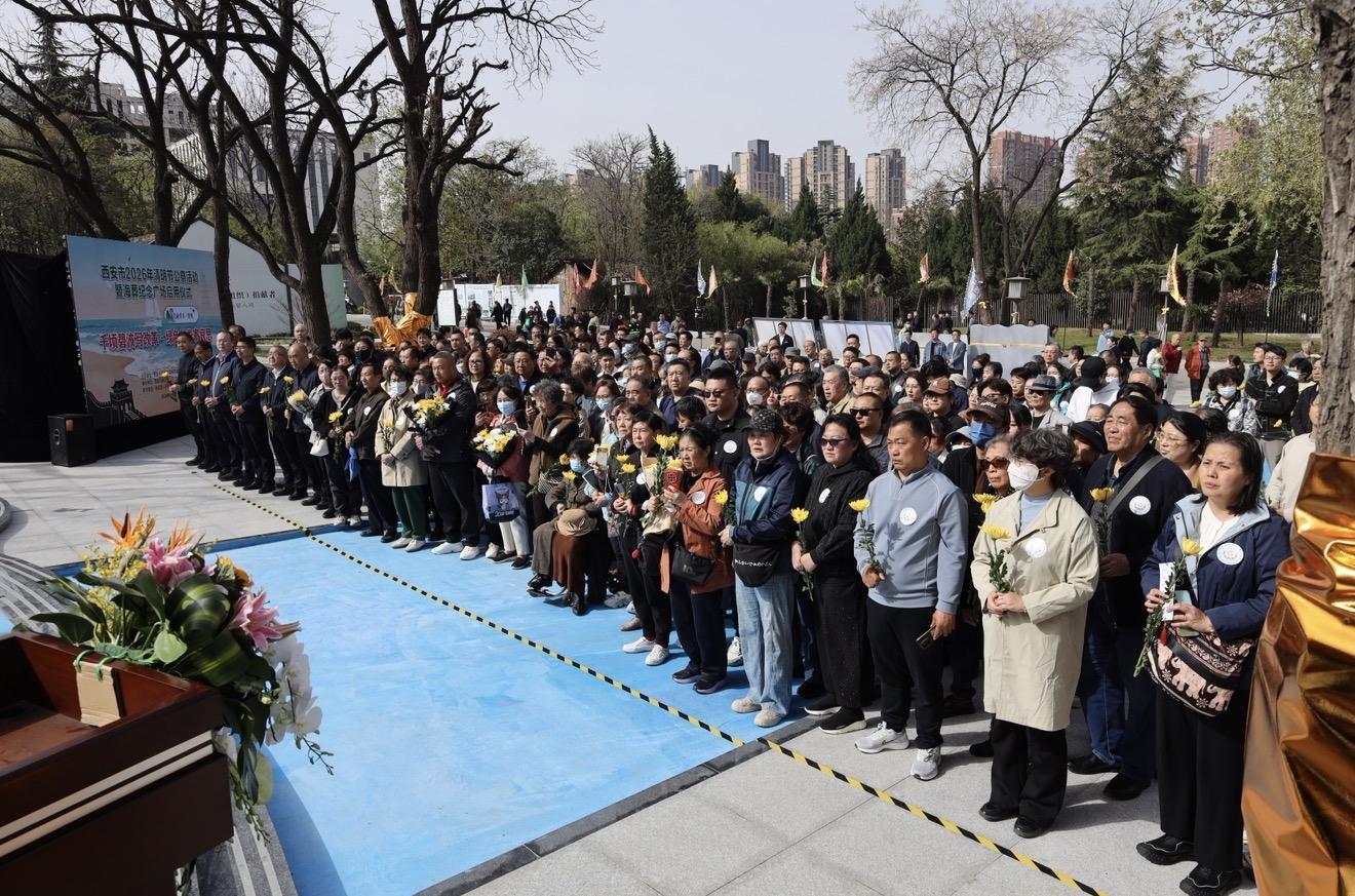 家属代表、社区群众等共同参与这场纪念活动