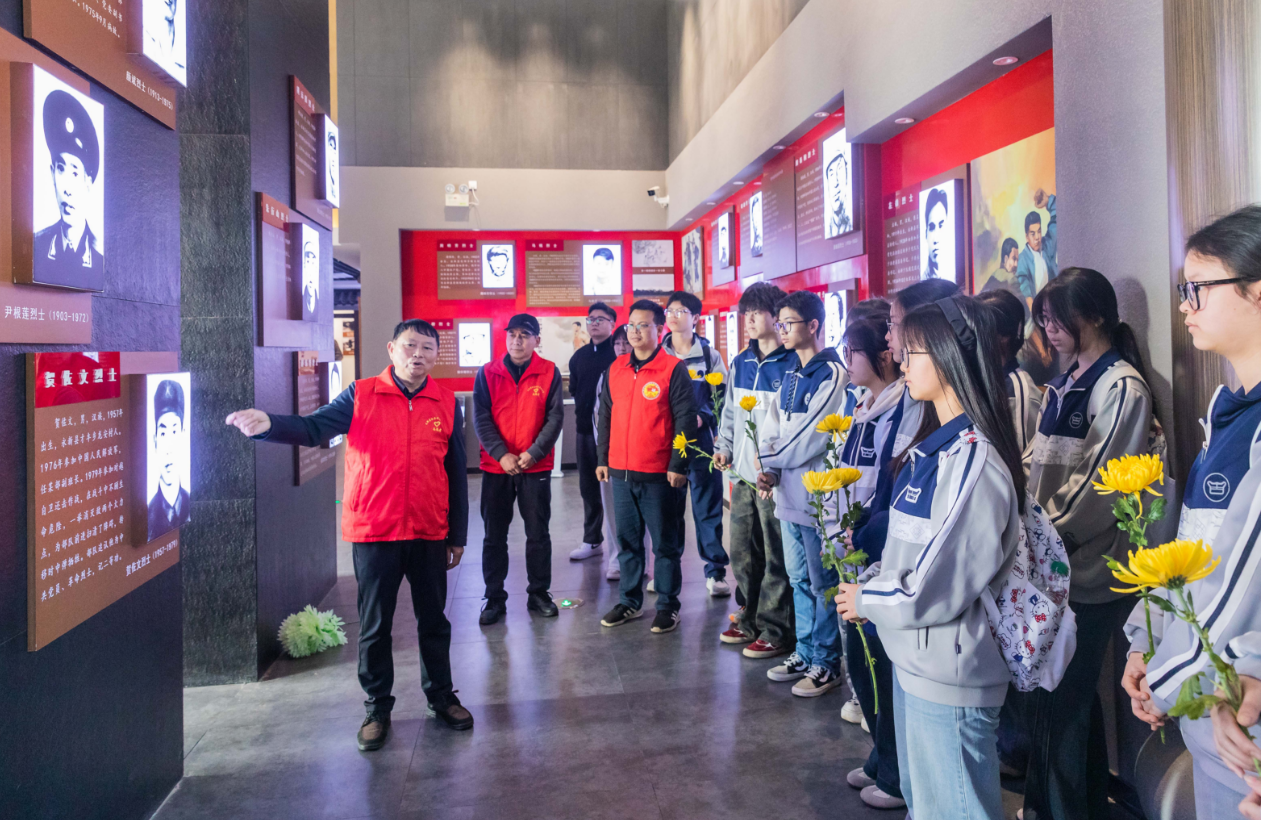 江西永新：清明追思祭英烈 老兵宣讲育新人