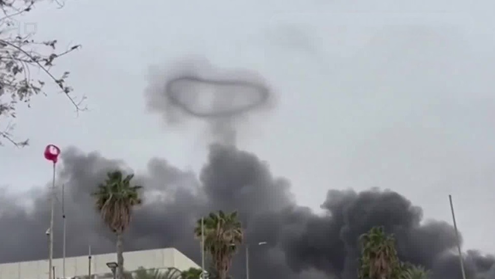 以色列一处工厂遭到导弹袭击