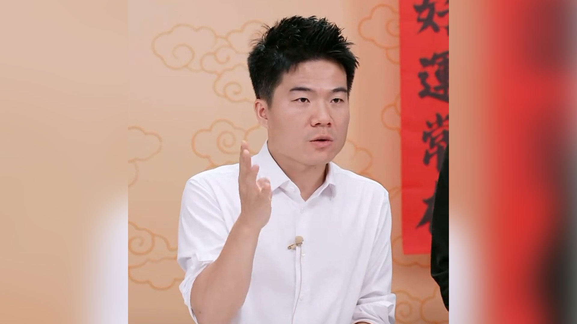 与辉同行卖“澳洲优思益”销售额超千万，董宇辉遭遇回旋镖，曾在直播中称：每月花近百万检测，派员工实地考察工厂