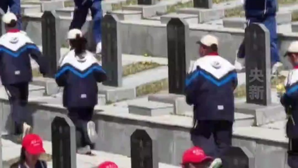 连续31年，徒步108里！这堂“课”又刷屏了