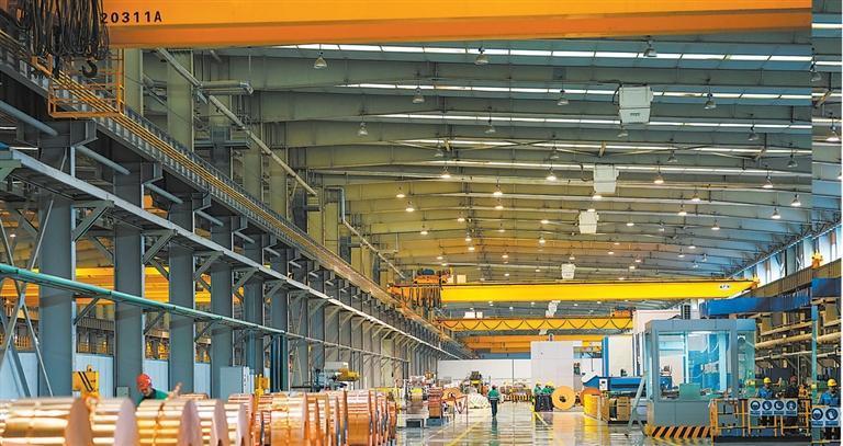 金川镍都实业有限公司高精铜带生产线 新甘肃·甘肃日报通讯员 张俊成