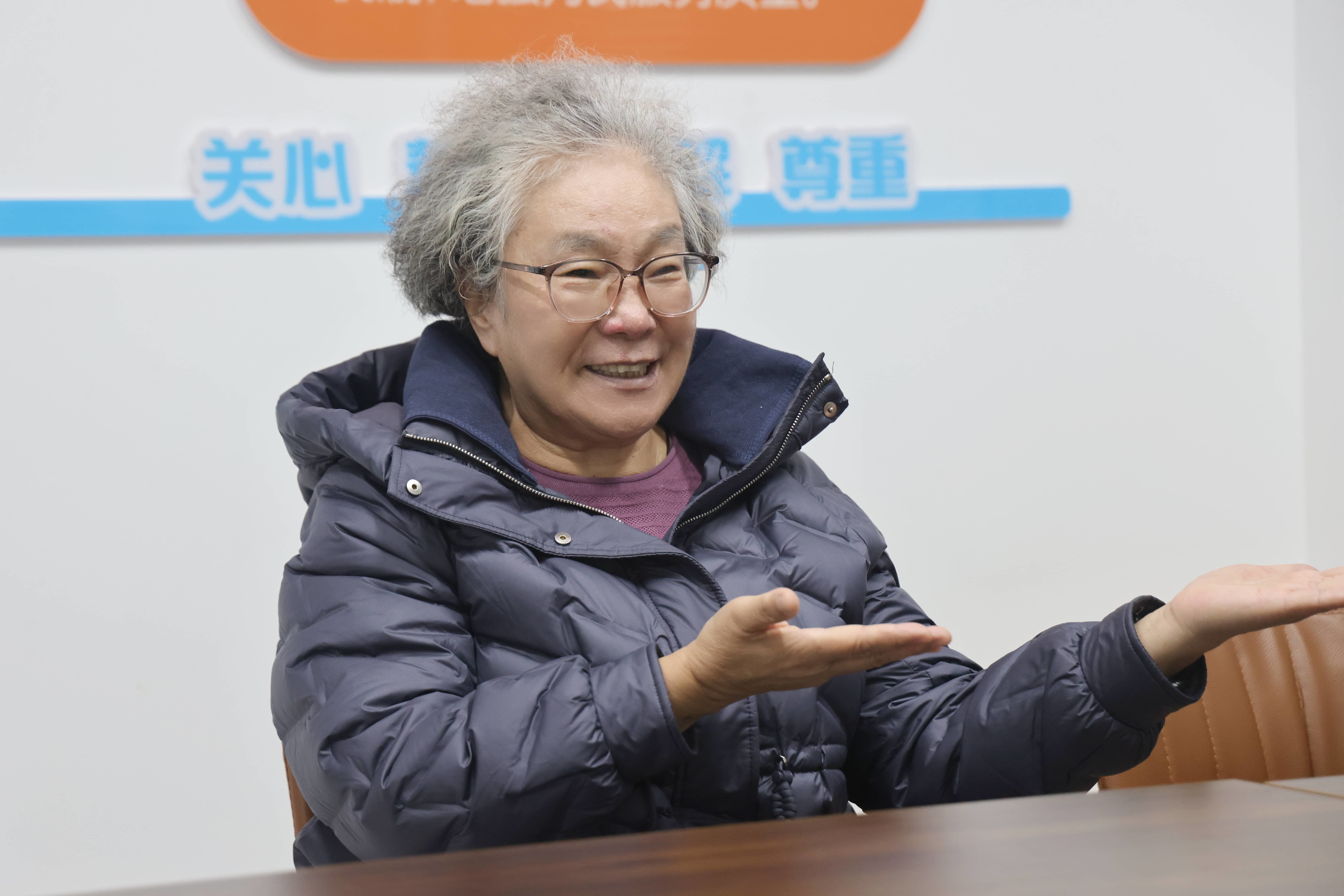 失聪六十载最懂无声之苦,她为听障群体搭起一座“连心桥”