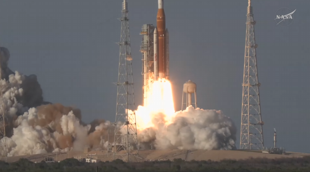 阿尔忒弥斯2号发射瞬间 | 图源：NASA直播