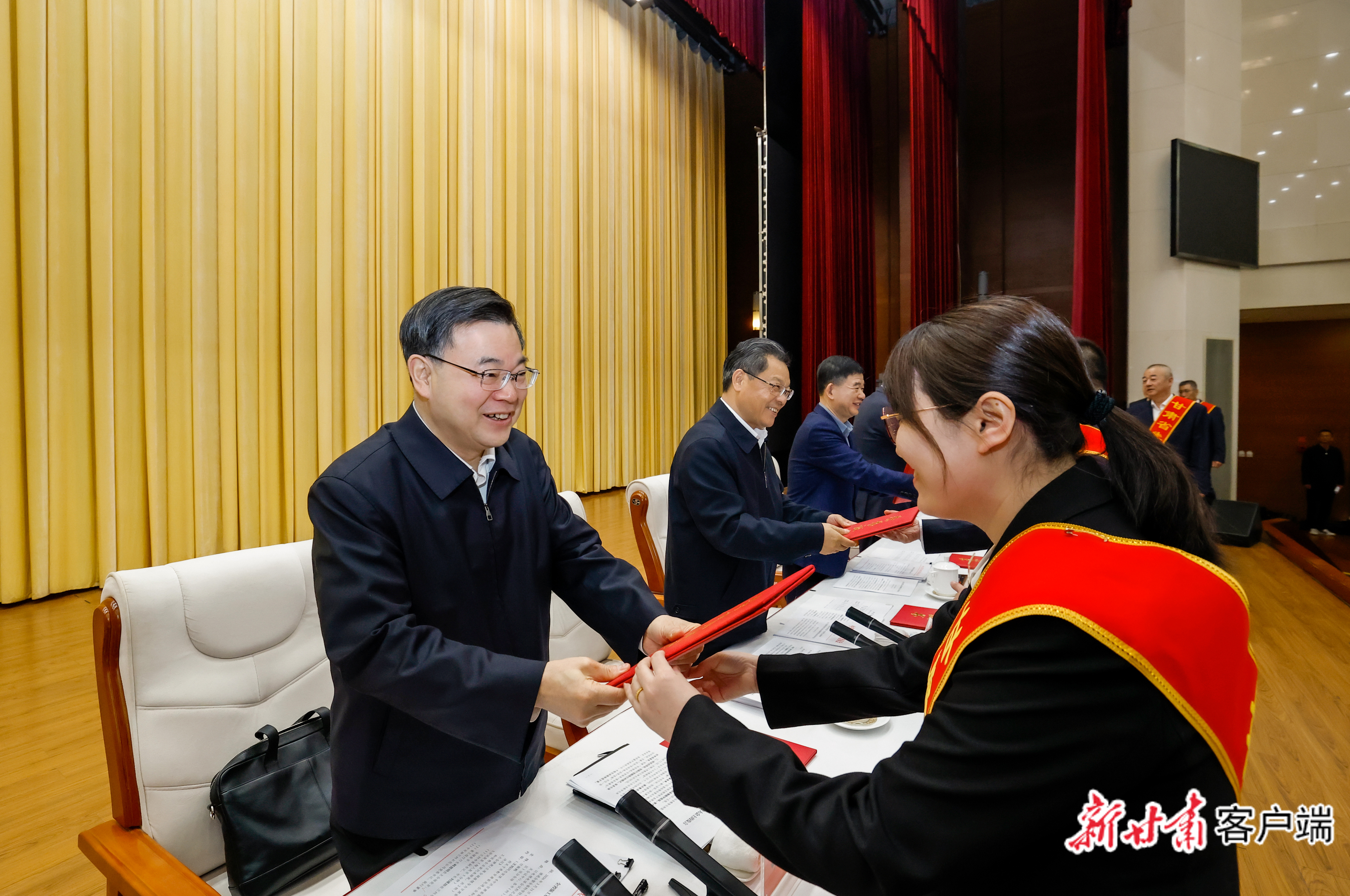 3月31日，全省强工业行动推进大会在兰州召开，省委书记、省人大常委会主任胡昌升出席并讲话。新甘肃&middot;甘肃日报记者　孟捷