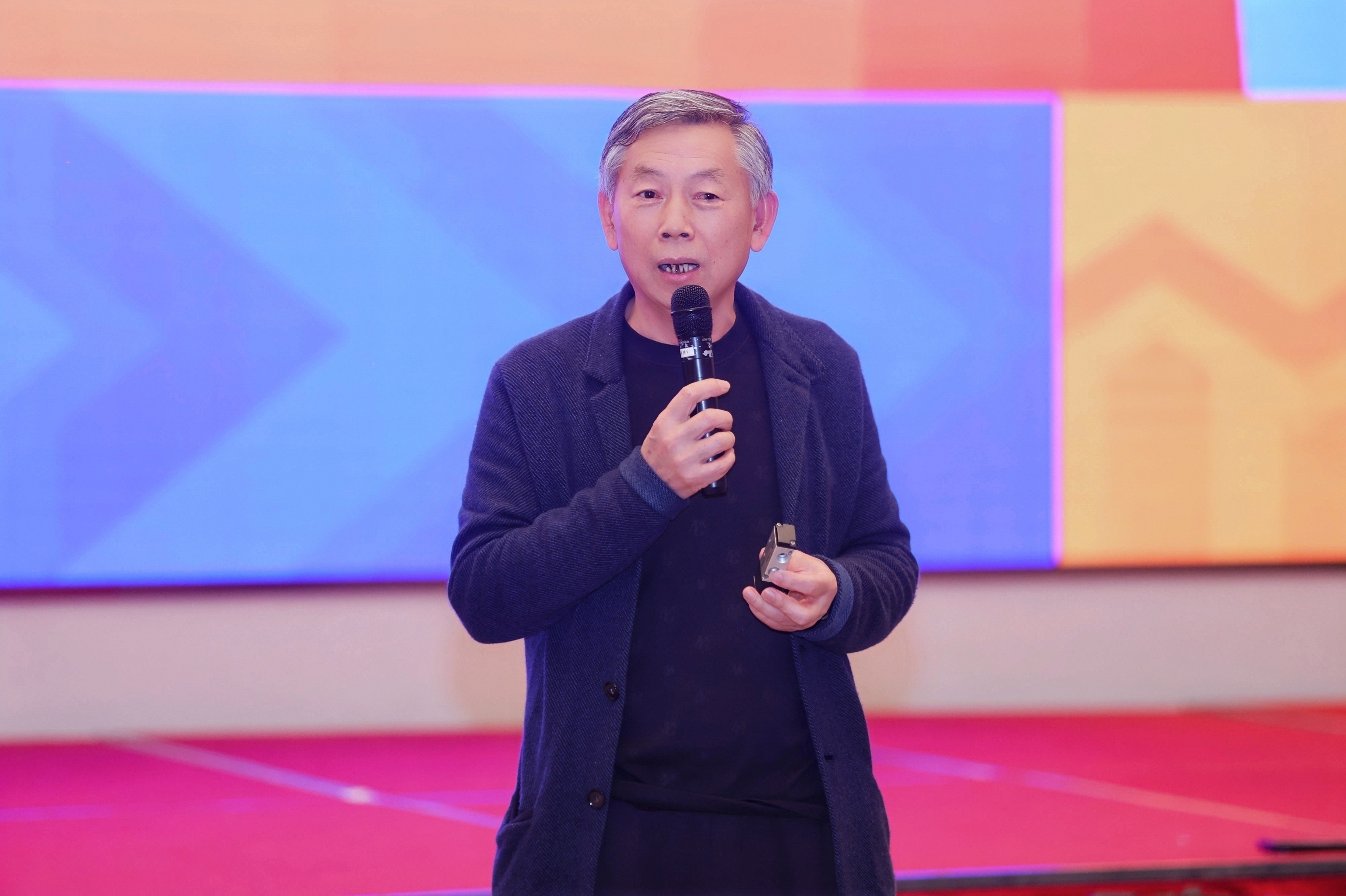 以“专业授课+互动赋能”推动代际共融与转型升级,“青蓝接力薪火传承营”在宁波奉化启幕!