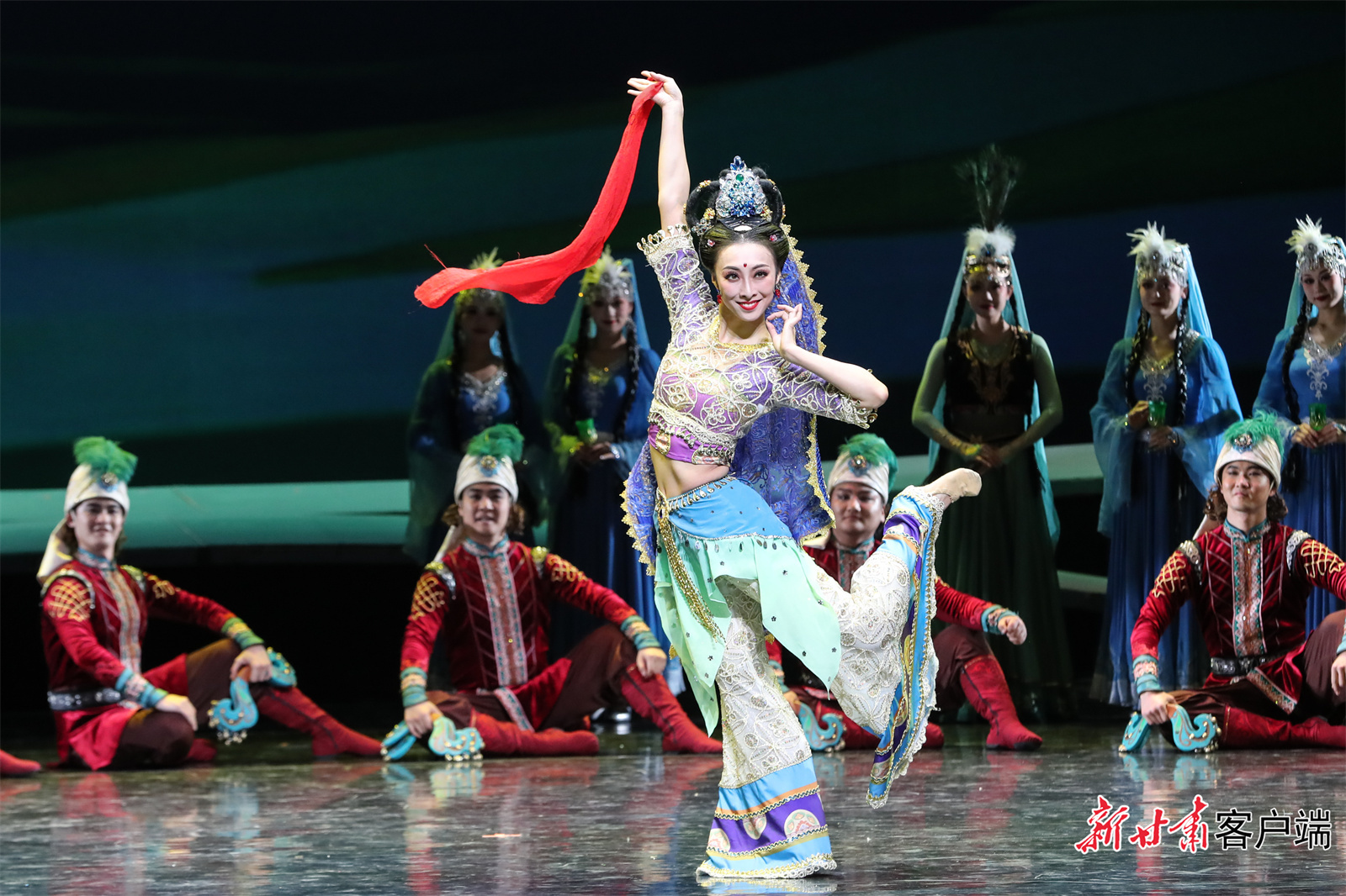 康琦在舞剧《丝路花雨》中饰演“英娘”