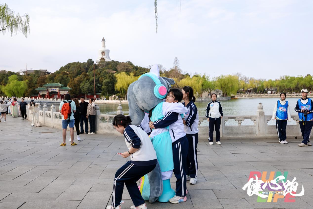 主动健康，悦己助人！第六届“百城万人健心跑”自校园启跑