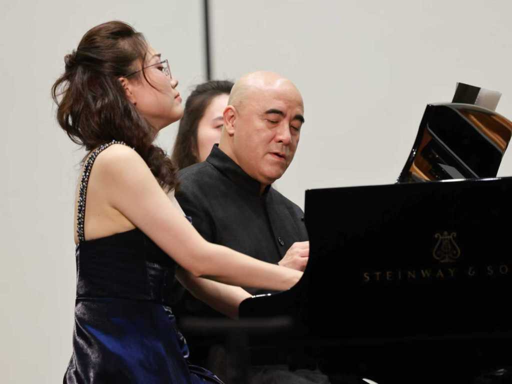 徐持和孔祥东演出门德尔松《仲夏夜之梦》“序曲”