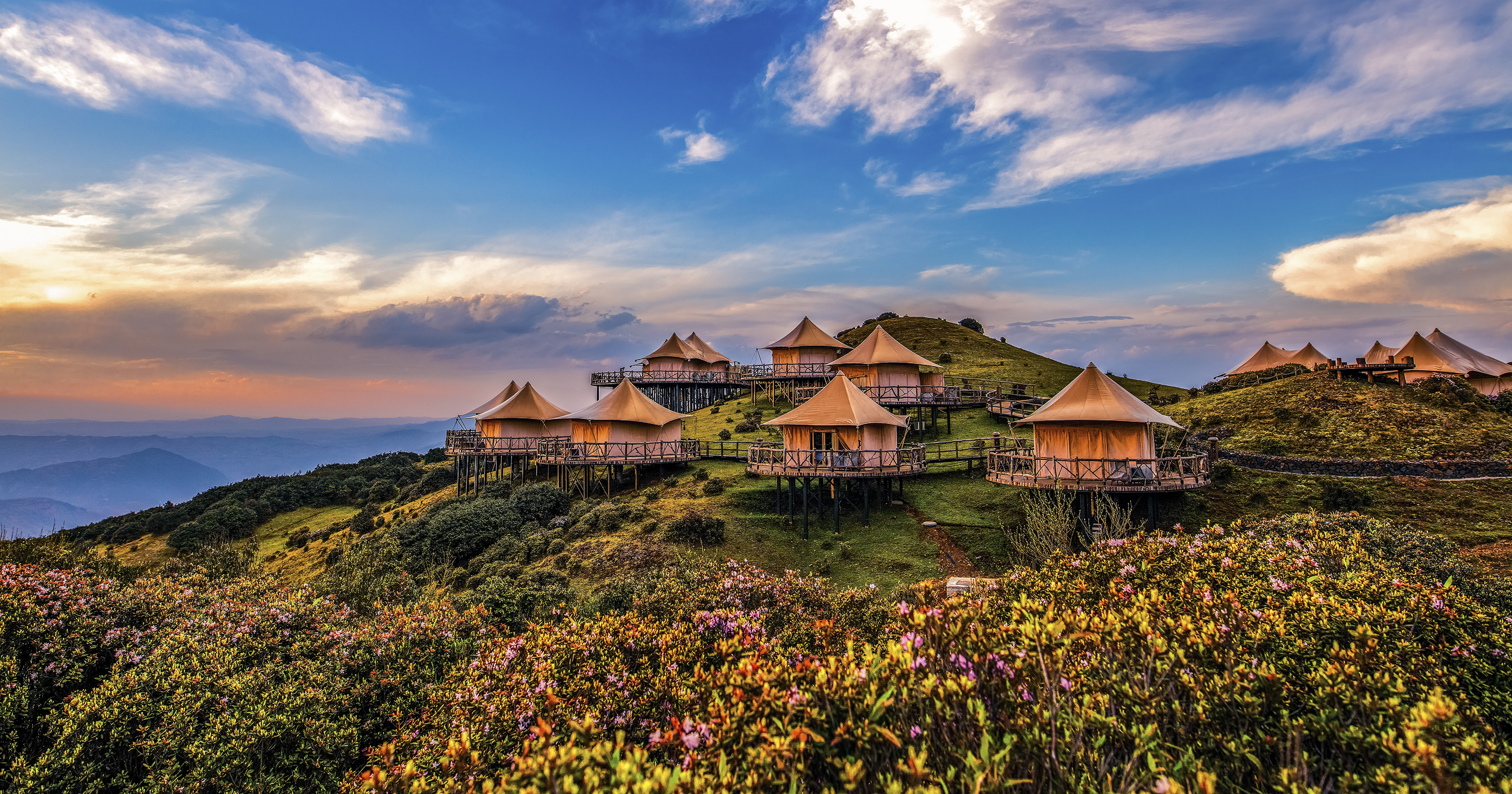 六盘水市乌蒙大草原民宿 王立杨 摄